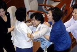 韩国女议员爆料视频大全,揭秘政坛内幕与争议瞬间