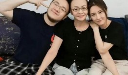 吃瓜娱乐八卦exo,娱乐圈的瓜田，星光璀璨下的秘密花园