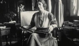 年轻的妻子在线观看,年轻妻子意外发现在线观看的激情秘密